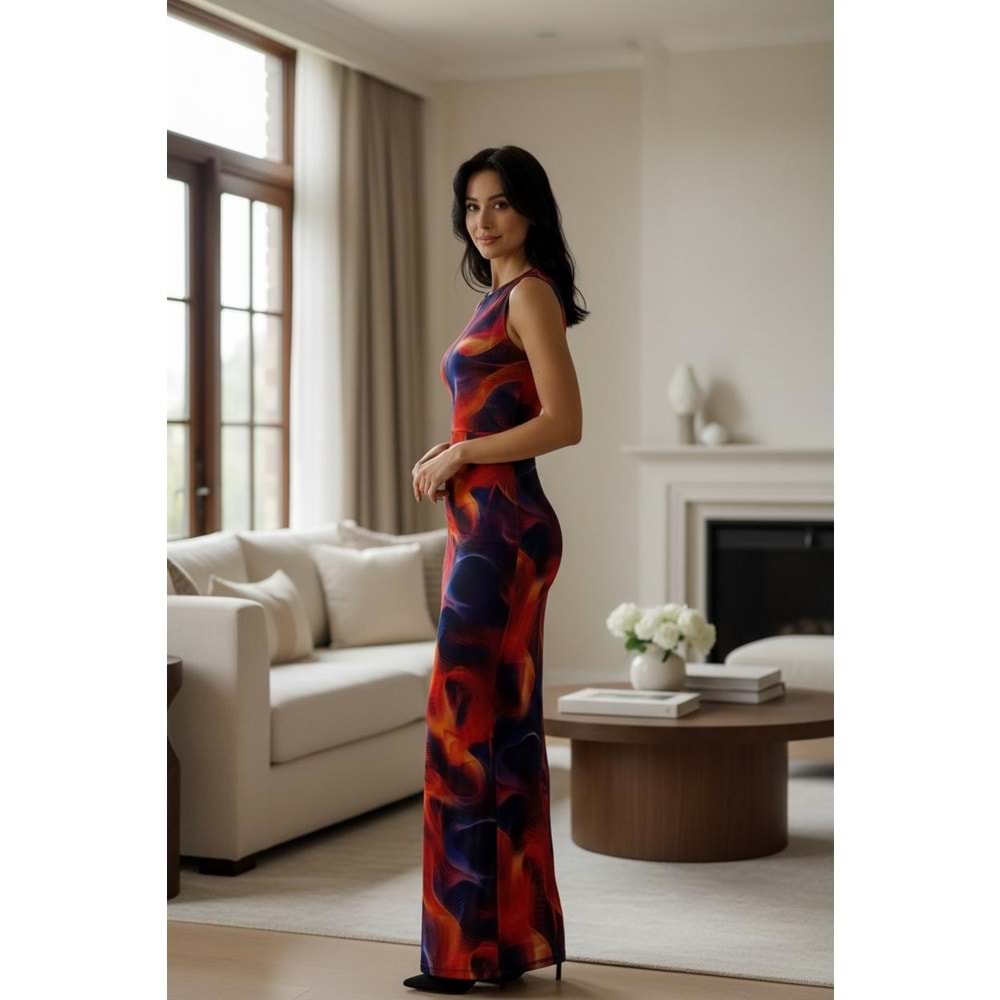 Vücudu Saran Renkli Uzun Elbise