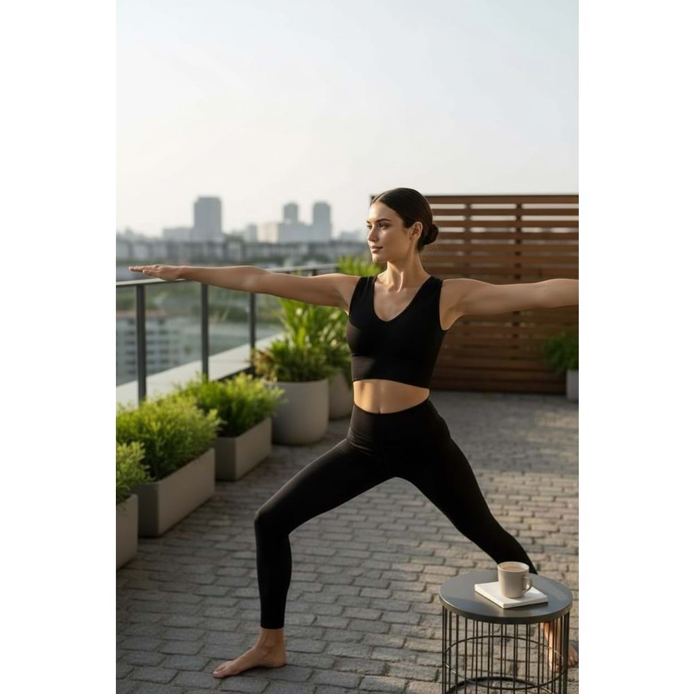 Siyah V Yaka Dekolteli Bluz