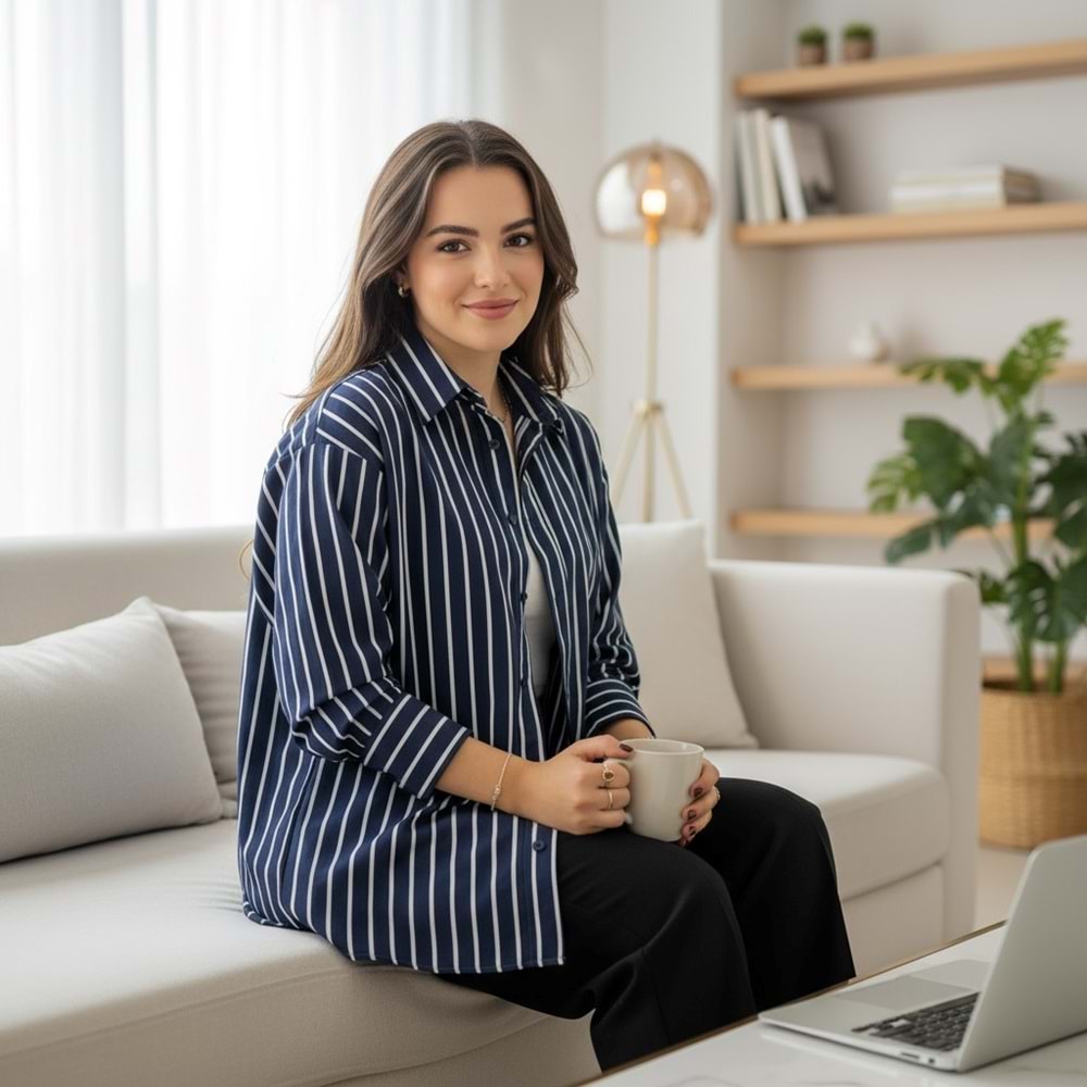 Lacivert Beyaz Çizgili Premium Gömlek