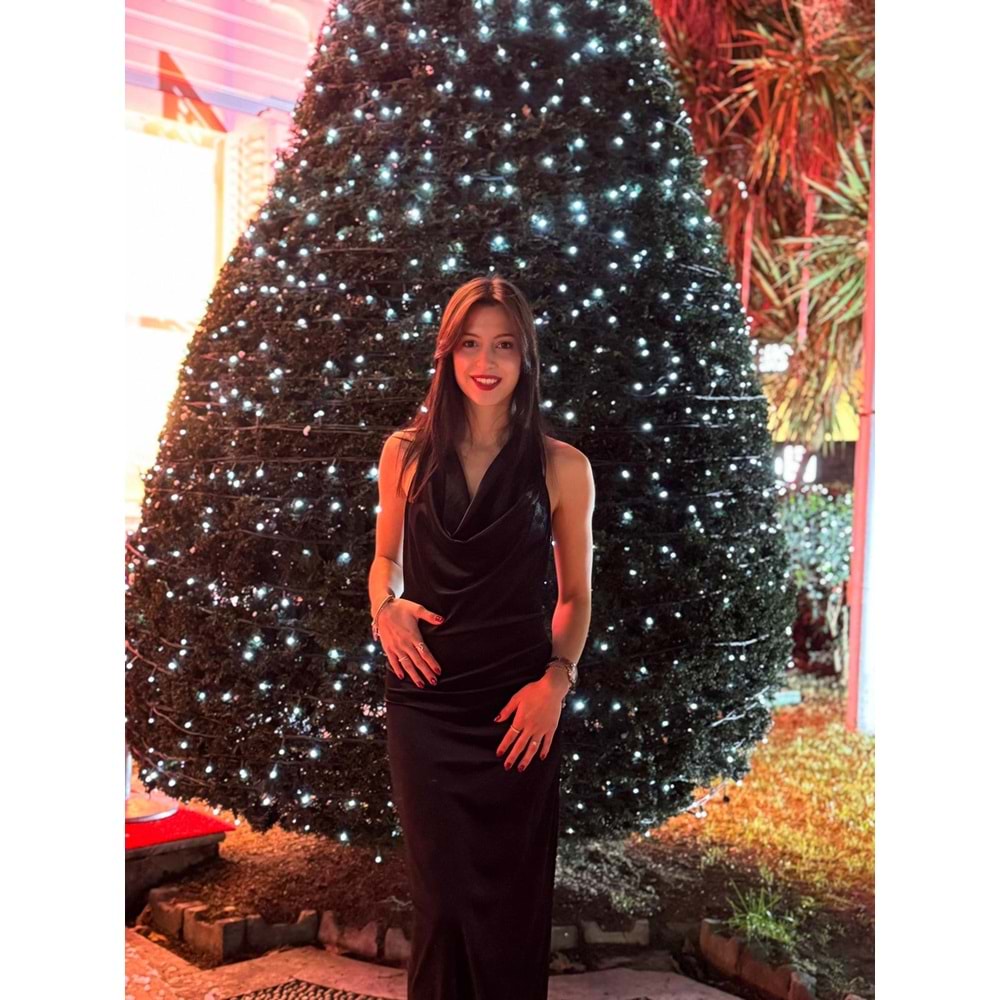 Kadife Siyah Sırt Dekolteli Davet Elbisesi