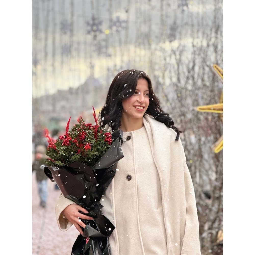 Beyaz Atkılı Bisiklet Yaka Düğmeli Kaşe Panço