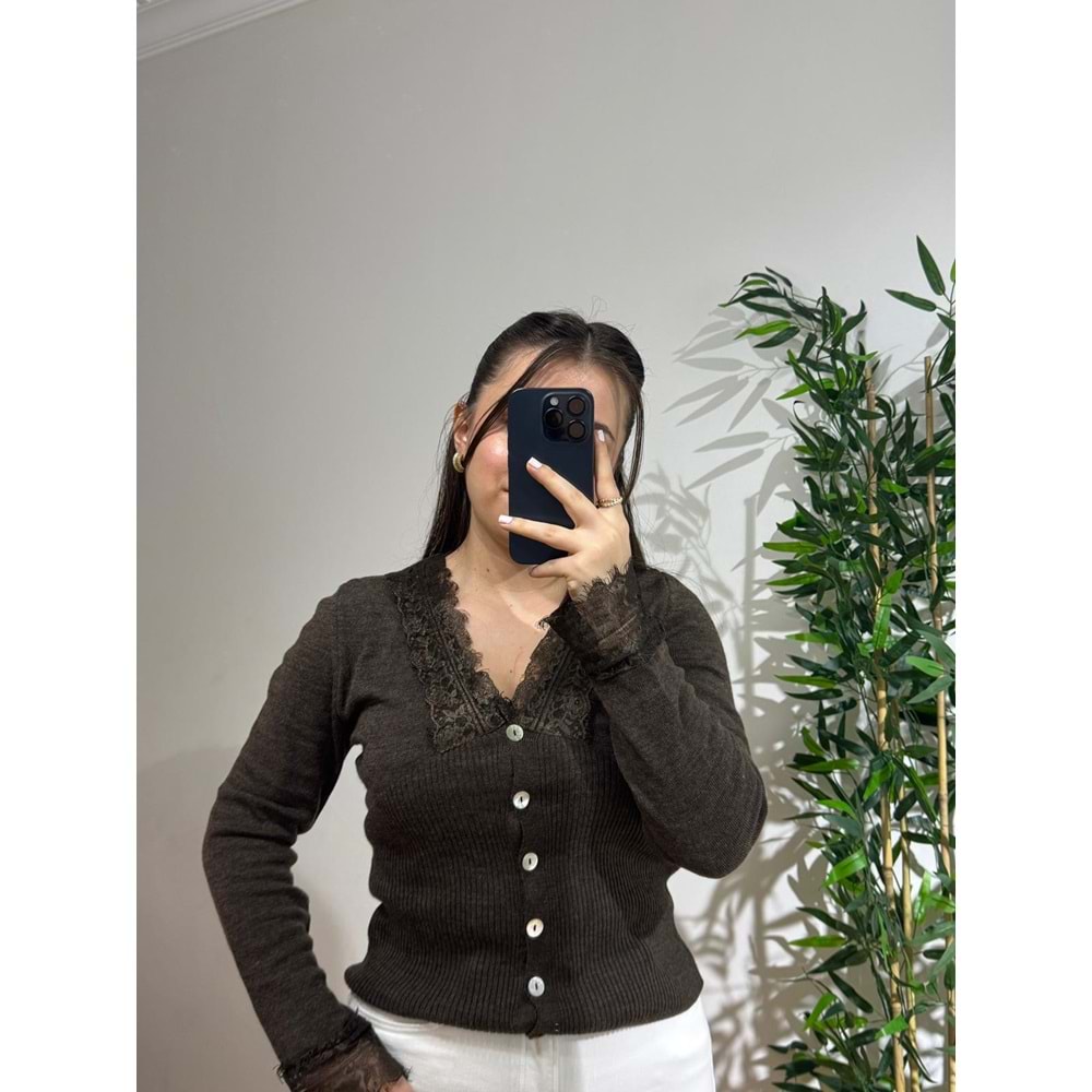 Kahverengi Dantel Detaylı Hırka