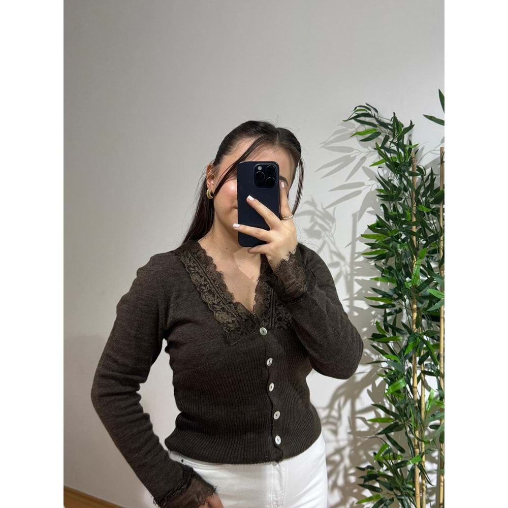 Kahverengi Dantel Detaylı Hırka