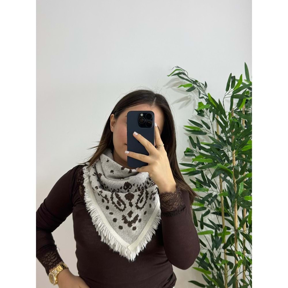 Ekru Desenli Triko Şal