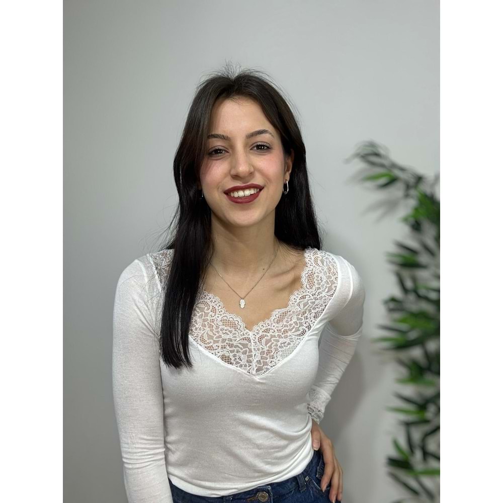 Beyaz V Yaka Dantel Detaylı Bluz