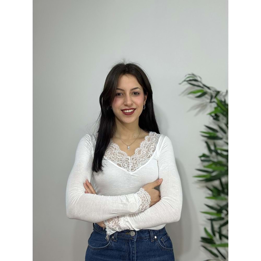 Beyaz V Yaka Dantel Detaylı Bluz