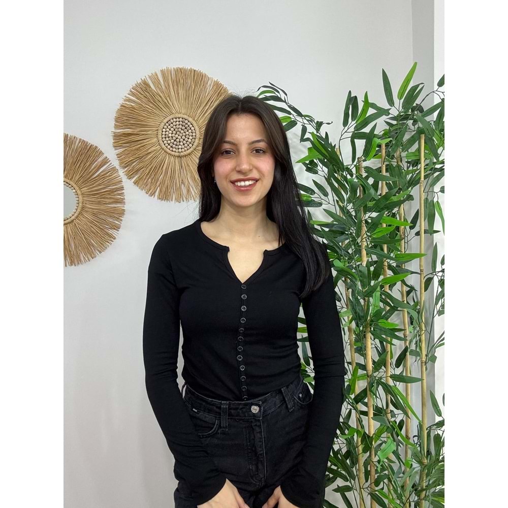 Siyah Bisiklet Yaka Düğmeli Bluz