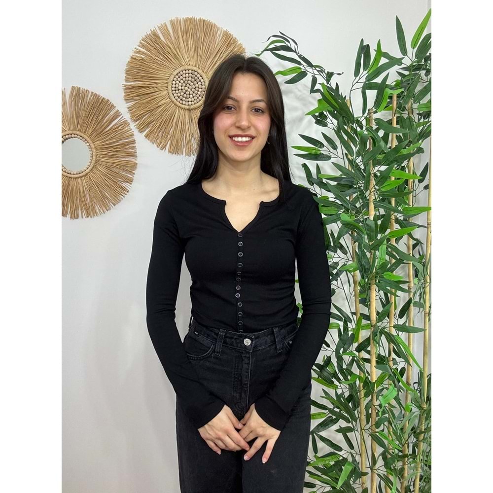 Siyah Bisiklet Yaka Düğmeli Bluz