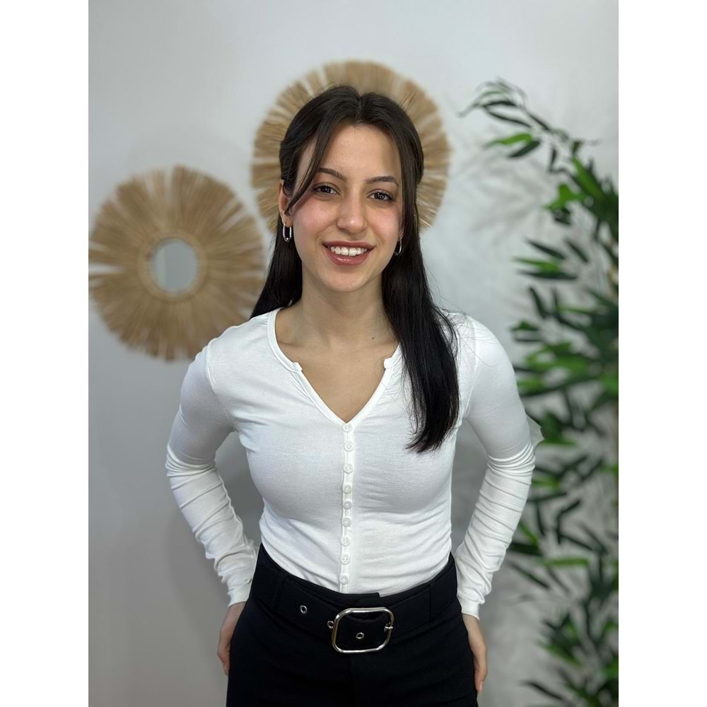Beyaz Bisiklet Yaka Düğmeli Bluz
