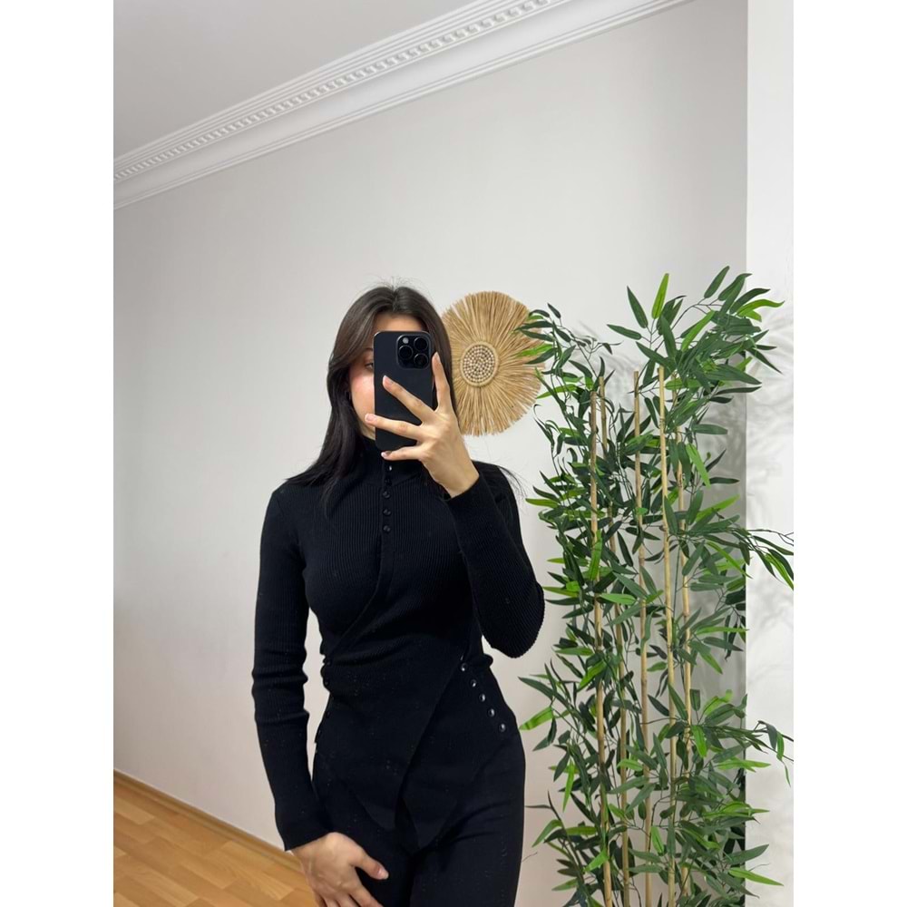 Boğazlı Belden Düğmeli Siyah Triko