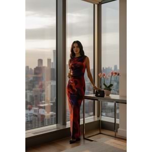 Vücudu Saran Renkli Uzun Elbise