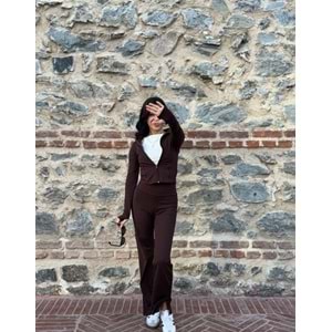 Kahverengi El Geçirmeli Cepli İspanyol Paça Yırtmaçlı Tayt Hırka Takım