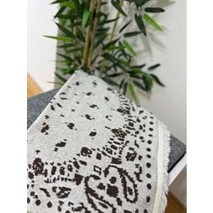 Ekru Desenli Triko Şal