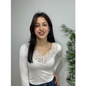 Beyaz V Yaka Dantel Detaylı Bluz