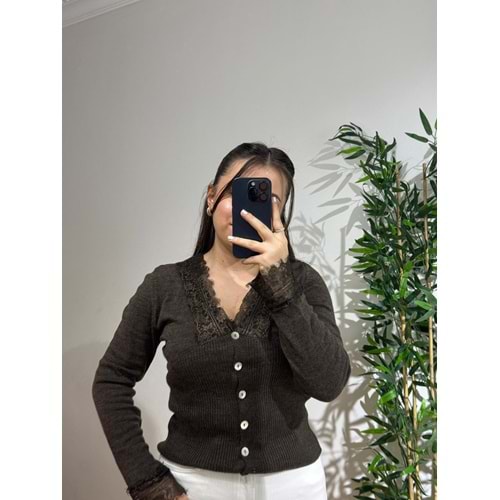 Kahverengi Dantel Detaylı Hırka